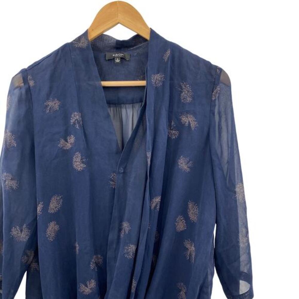 Aritzia babaton 100% silk navy floral twist‎ front plunge blouse